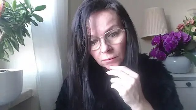 HelenLuxx on StripChat
