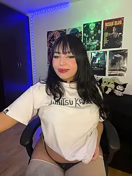 Hinataaa_ model from StripChat