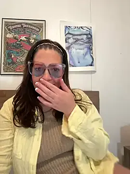 hollyharmd on StripChat