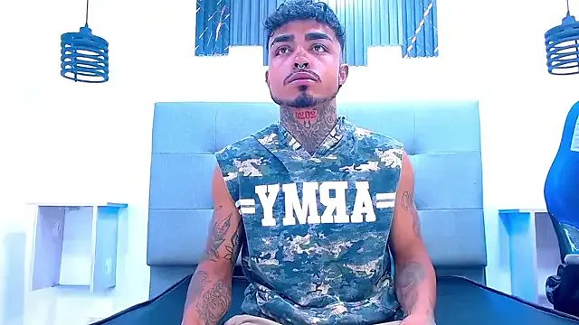 Hot_Latino_x on StripChat