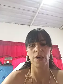 ilairahot on StripChat