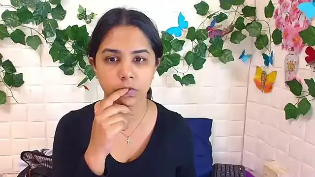 IndiaSexyStripper4u on StripChat 