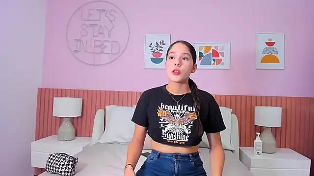 irina_smile on StripChat 