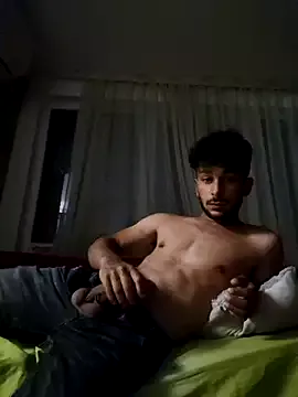 Iulianmarius12 on StripChat