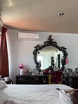 Izy_cute_ on StripChat