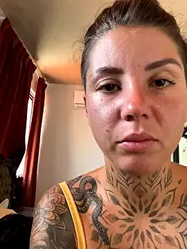 Izy_cute_ on StripChat