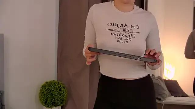 JennyPortman on StripChat 