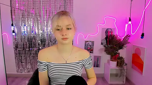 Jessie_Cuti on StripChat