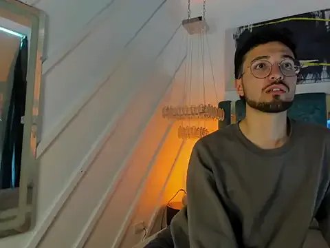 JonnyGreey on StripChat 