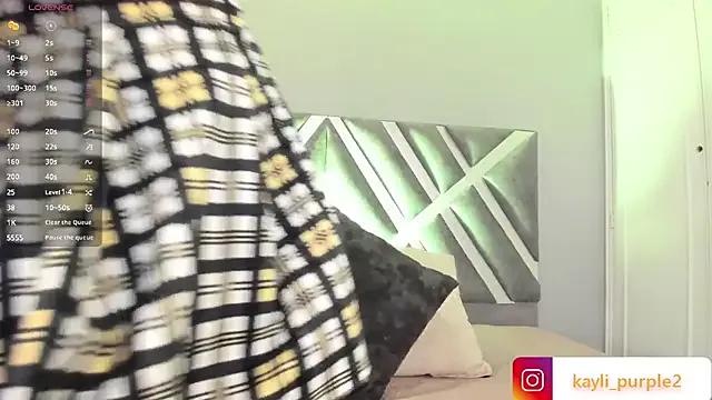 kaylii_purple on StripChat
