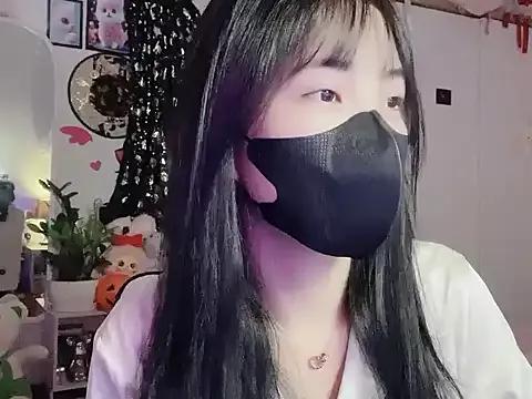 keelinnn19 on StripChat 