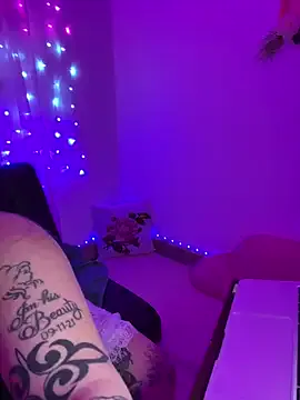 KikiBBW on StripChat