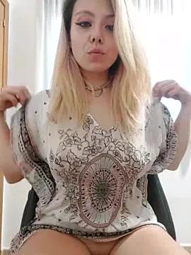 Kimiechanuwu on StripChat 