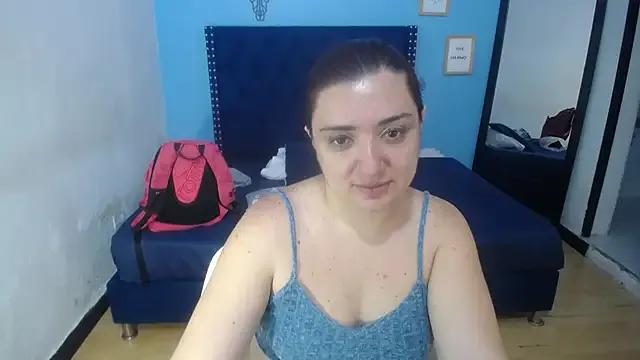 kinky_redhead18 on StripChat 