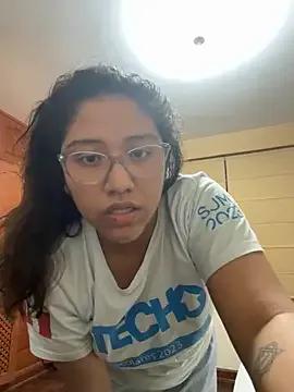 Kmiii21 on StripChat 