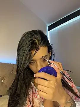 Laura_fernandezII on StripChat