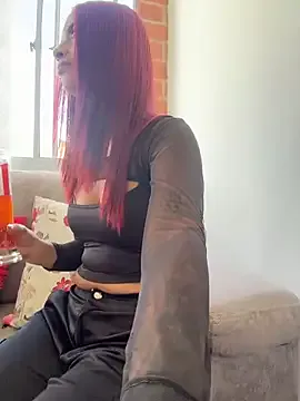 Laura_fernandezII on StripChat