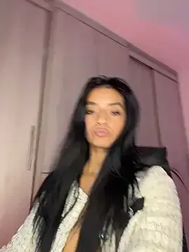 Laura_fernandezII on StripChat