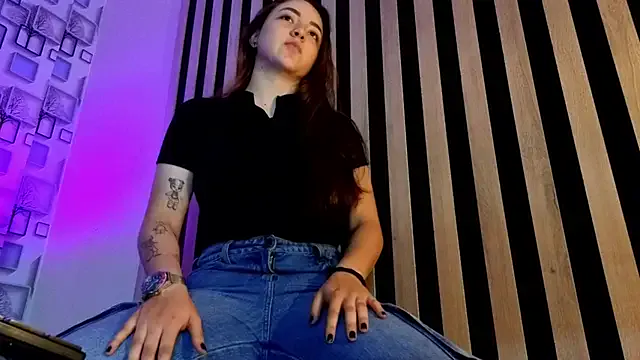 LexavegA model from StripChat