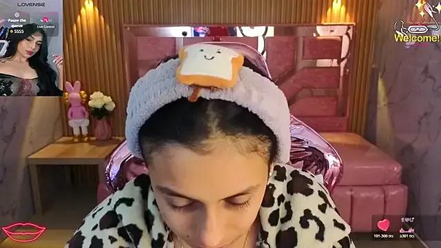 lilith_petit_sub on StripChat 