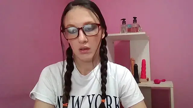 LolaBoobs on StripChat