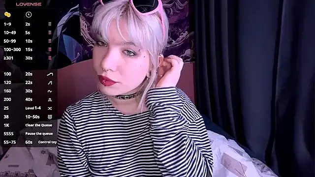 LolaDollyMur on StripChat 