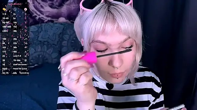 LolaDollyMur on StripChat 