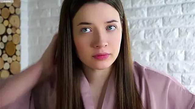 LowOncoming on StripChat 