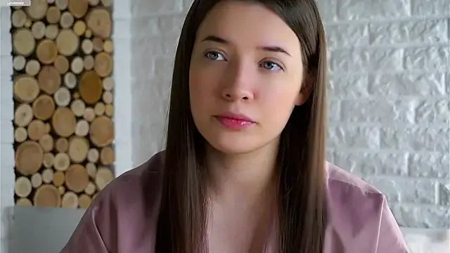 LowOncoming on StripChat 