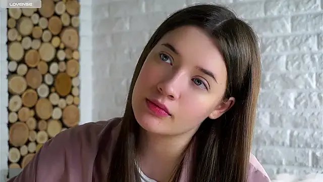 LowOncoming on StripChat 