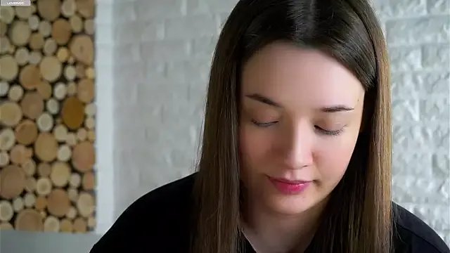 LowOncoming on StripChat 