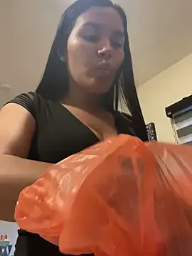 MacaW09 on StripChat