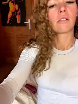 Mamacita1917 on StripChat