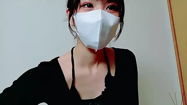 Mami_xoxo on StripChat