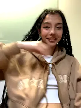 MiaaCute- on StripChat