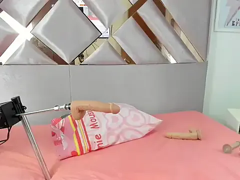 MiaKleinX
