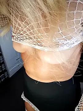 Mila_Lovi on StripChat