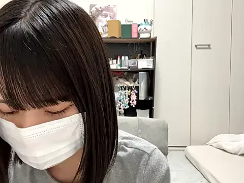 mini_ch_ on StripChat