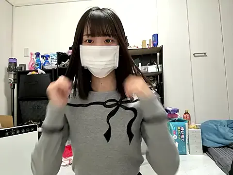 mini_ch_ on StripChat