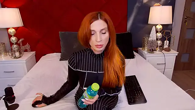 MinnieDrew on StripChat