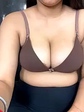 Miss-Ayraa on StripChat