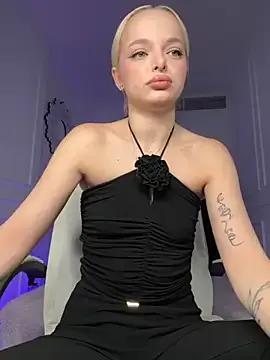 miss_blondiee on StripChat 