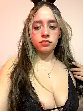 Natalia_Suarez on StripChat