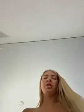 NewLale — Shake naked boobs