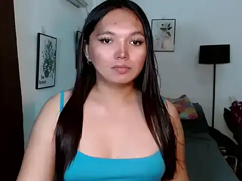 Nikki_Karishma on StripChat