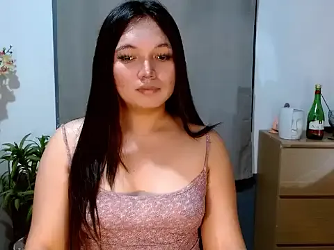 Nikki_Karishma on StripChat