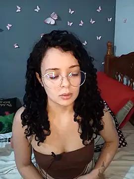 NinaSweet2 on StripChat 