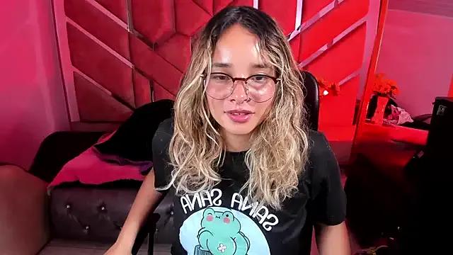 Olivia_Fox69 on StripChat