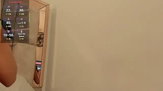 Oliviaa_Evans on StripChat