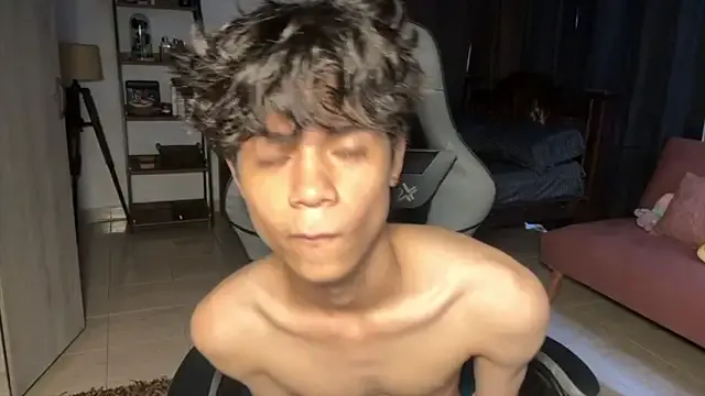 OopsAgain_ on StripChat